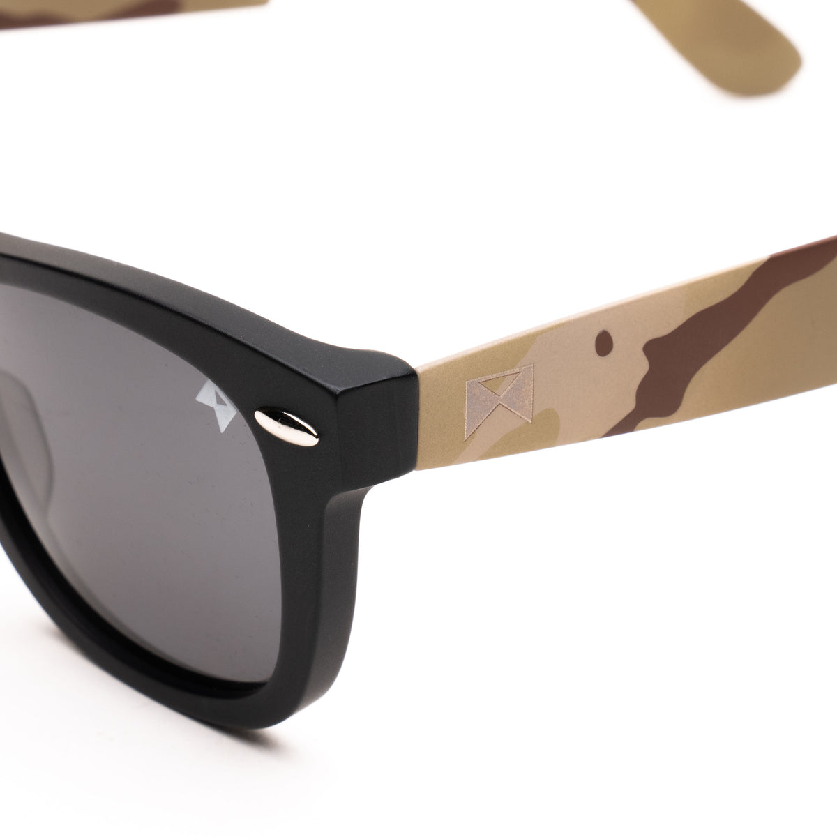 The Hook Cerakote - Multicam Arid